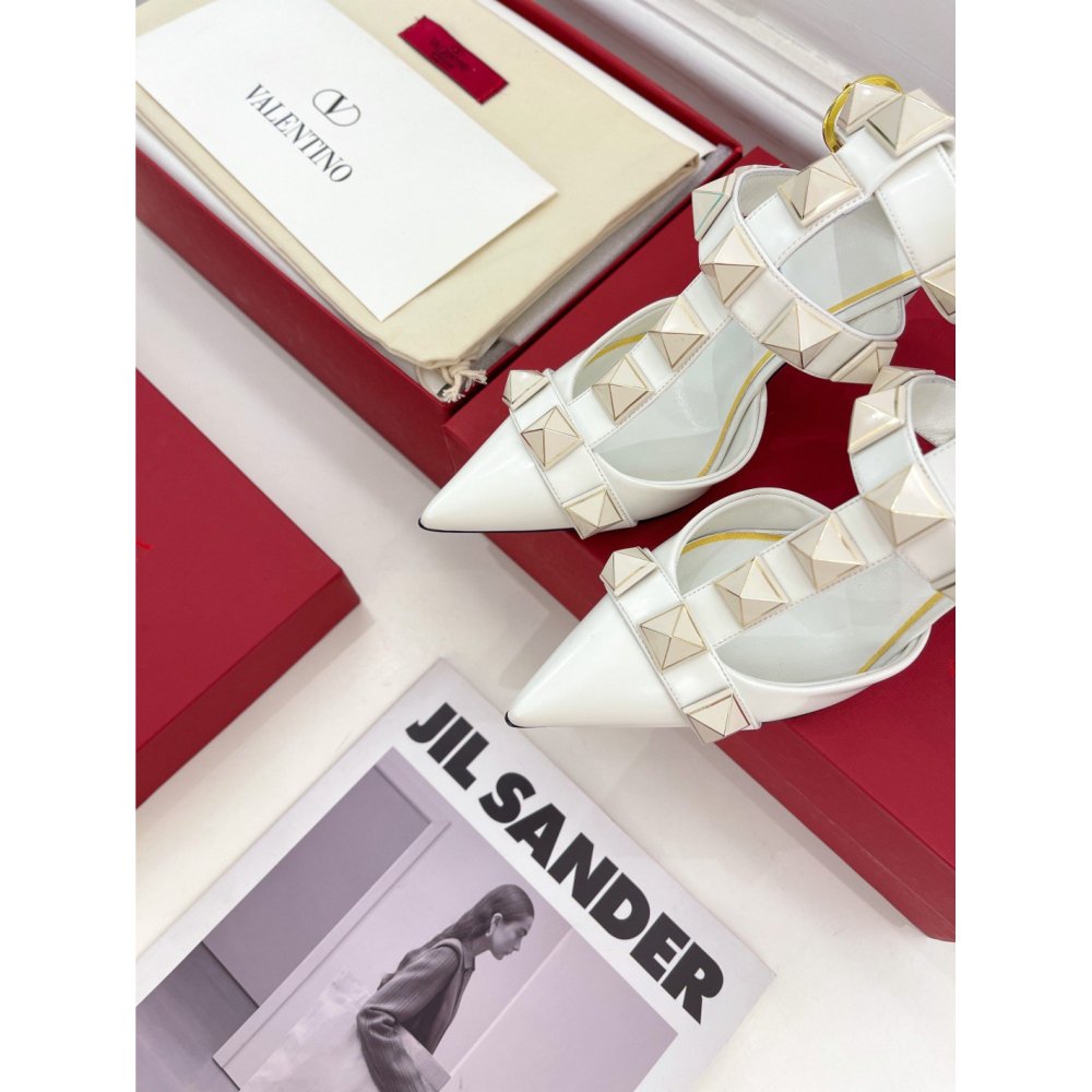 Cheap Reps Valentino Roman Enameled Stud Pumps In White Calfskin