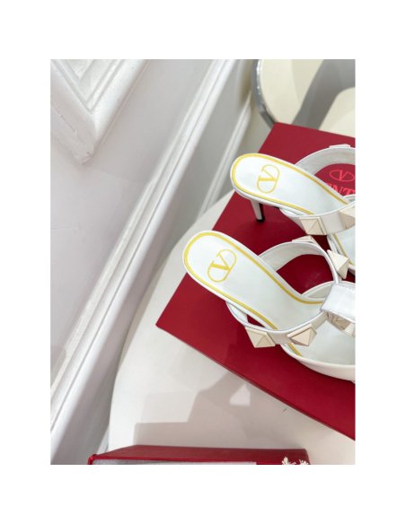 Cheap Reps Valentino Roman Enameled Stud Pumps In White Calfskin