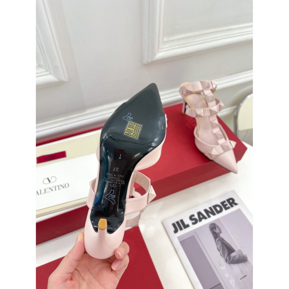 Cheap Reps Valentino Roman Enameled Stud Pumps In Powder Calfskin