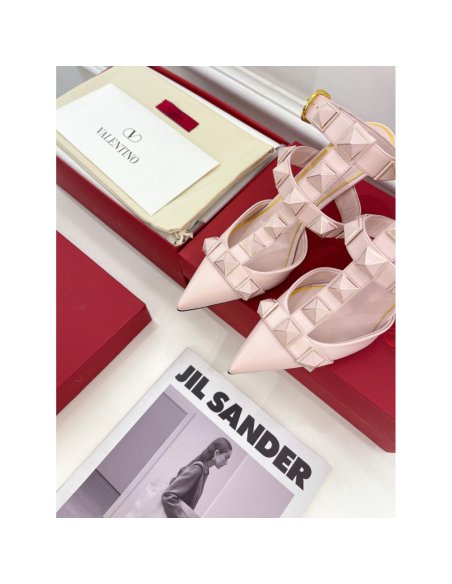 Cheap Reps Valentino Roman Enameled Stud Pumps In Powder Calfskin