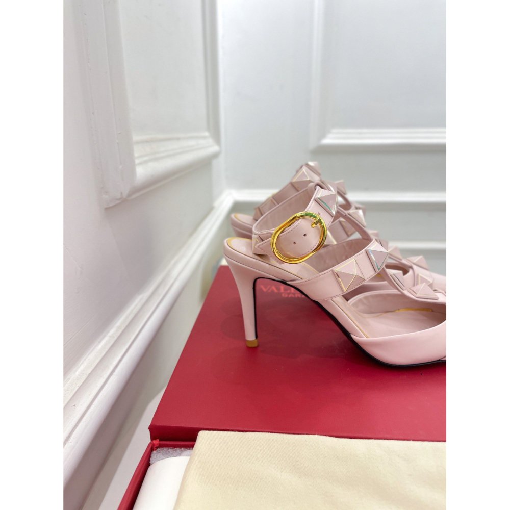 Cheap Reps Valentino Roman Enameled Stud Pumps In Powder Calfskin