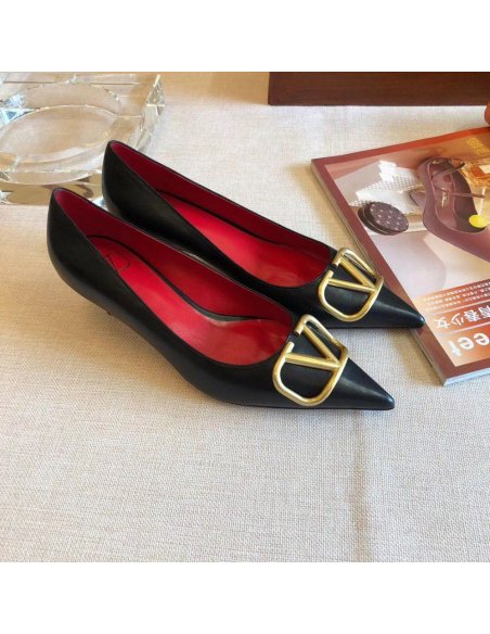 Cheap Reps Valentino Garavani Vlogo Pumps 45mm In Black Lambskin