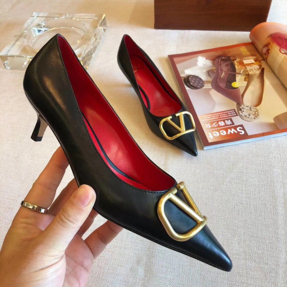 Cheap Reps Valentino Garavani Vlogo Pumps 45mm In Black Lambskin
