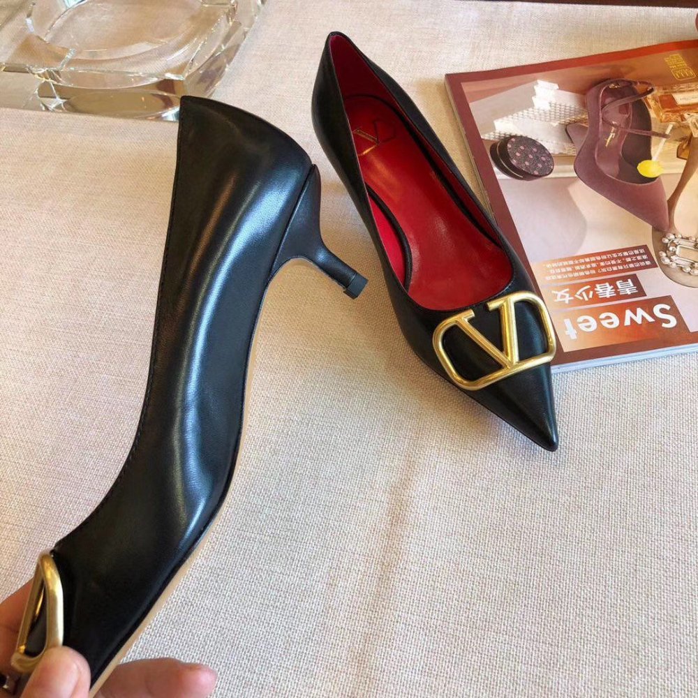 Cheap Reps Valentino Garavani Vlogo Pumps 45mm In Black Lambskin