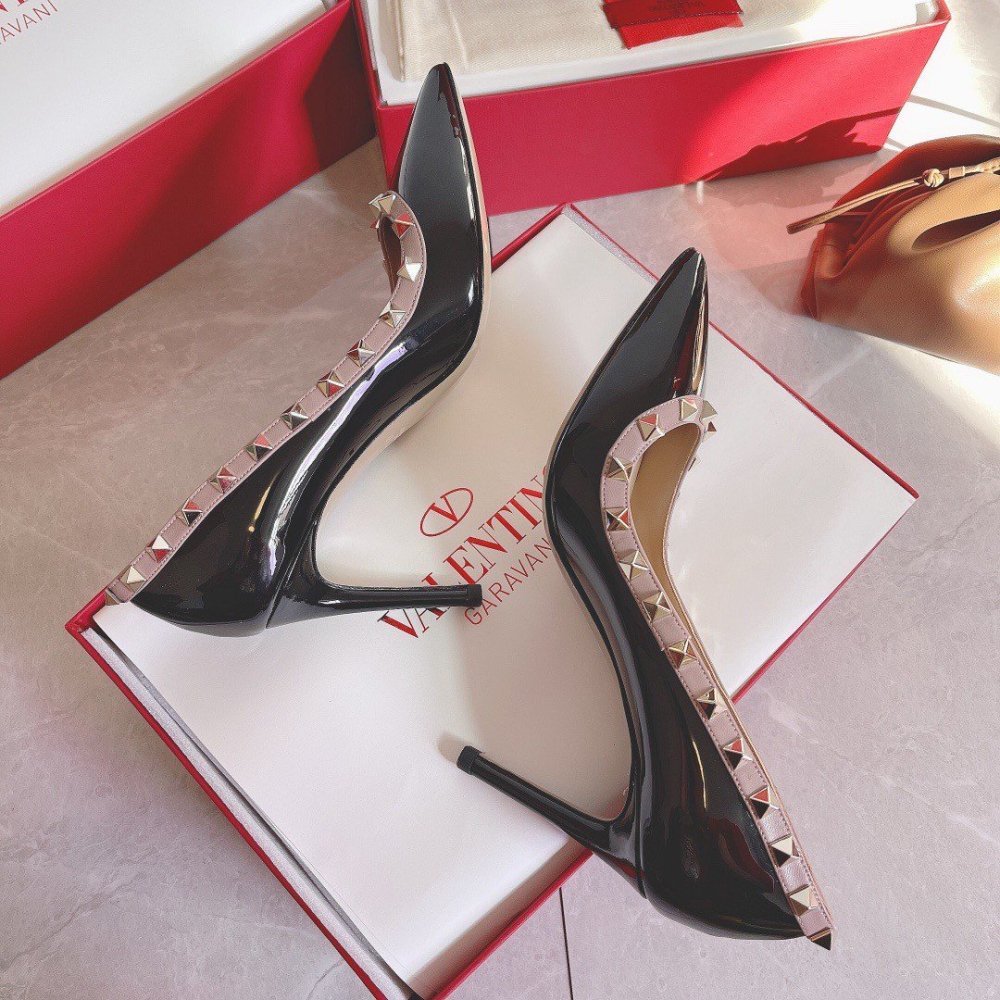 Cheap Reps Valentino Rockstud Pumps 100mm In Black Patent Leather