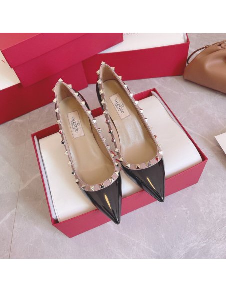 Cheap Reps Valentino Rockstud Pumps 100mm In Black Patent Leather