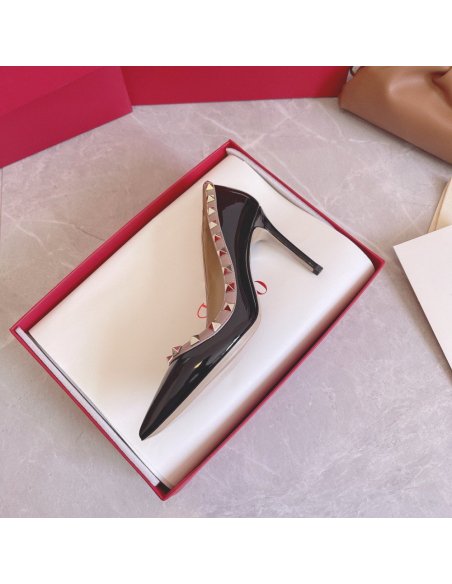 Cheap Reps Valentino Rockstud Pumps 100mm In Black Patent Leather