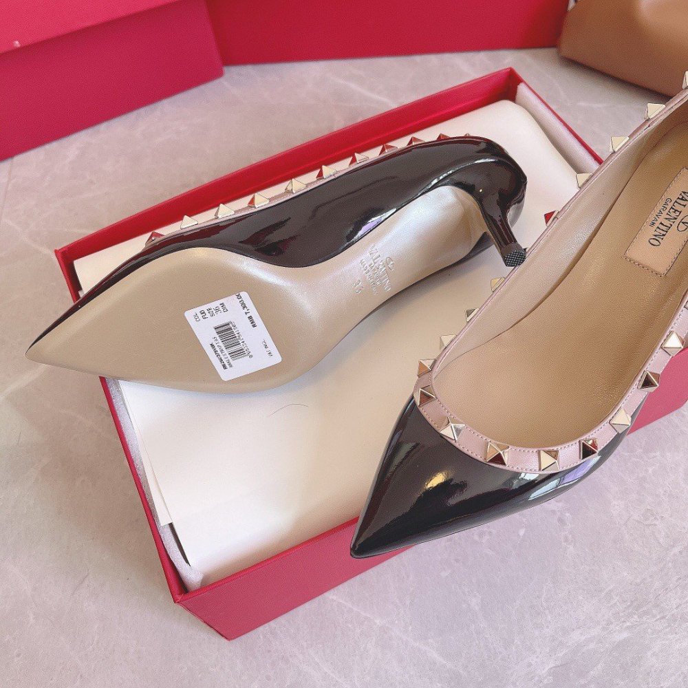 Cheap Reps Valentino Rockstud Pumps 100mm In Black Patent Leather