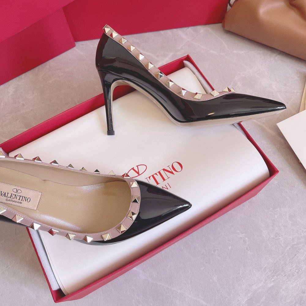Cheap Reps Valentino Rockstud Pumps 100mm In Black Patent Leather