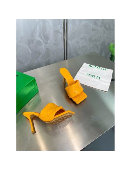 Cheap Reps Bottega Veneta Lido Sandals In Tangerine Intreccio Leather