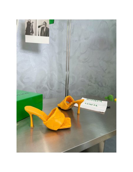 Cheap Reps Bottega Veneta Lido Sandals In Tangerine Intreccio Leather