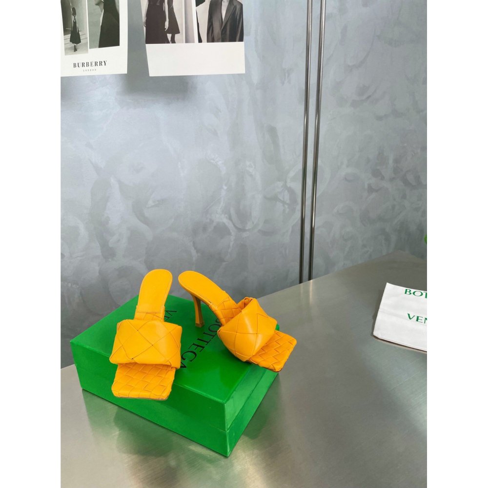 Cheap Reps Bottega Veneta Lido Sandals In Tangerine Intreccio Leather