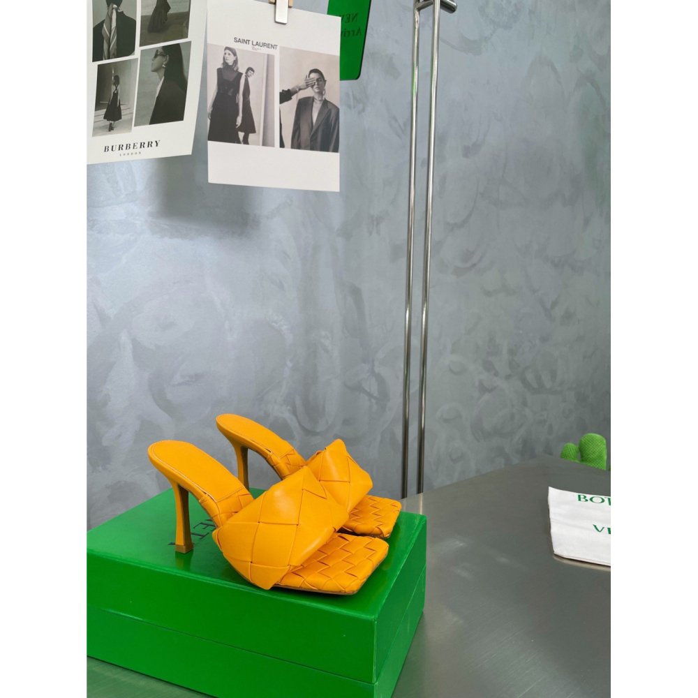 Cheap Reps Bottega Veneta Lido Sandals In Tangerine Intreccio Leather