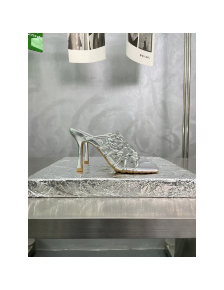 Cheap Reps Bottega Veneta Stretch Twist Sandals In Silver Metallic Lambskin