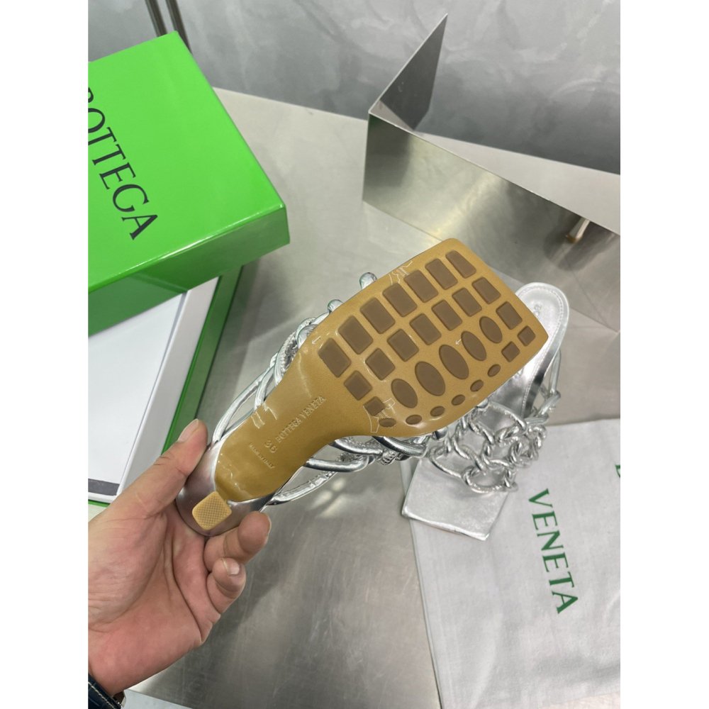 Cheap Reps Bottega Veneta Stretch Twist Sandals In Silver Metallic Lambskin