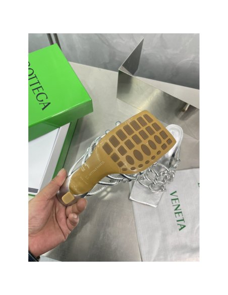 Cheap Reps Bottega Veneta Stretch Twist Sandals In Silver Metallic Lambskin