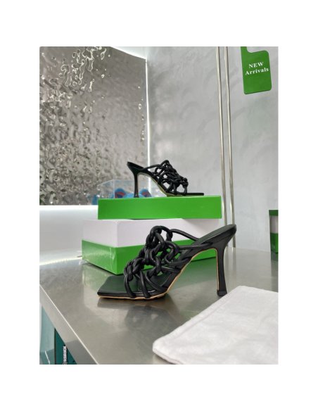 Cheap Reps Bottega Veneta Stretch Twist Sandals In Black Lambskin