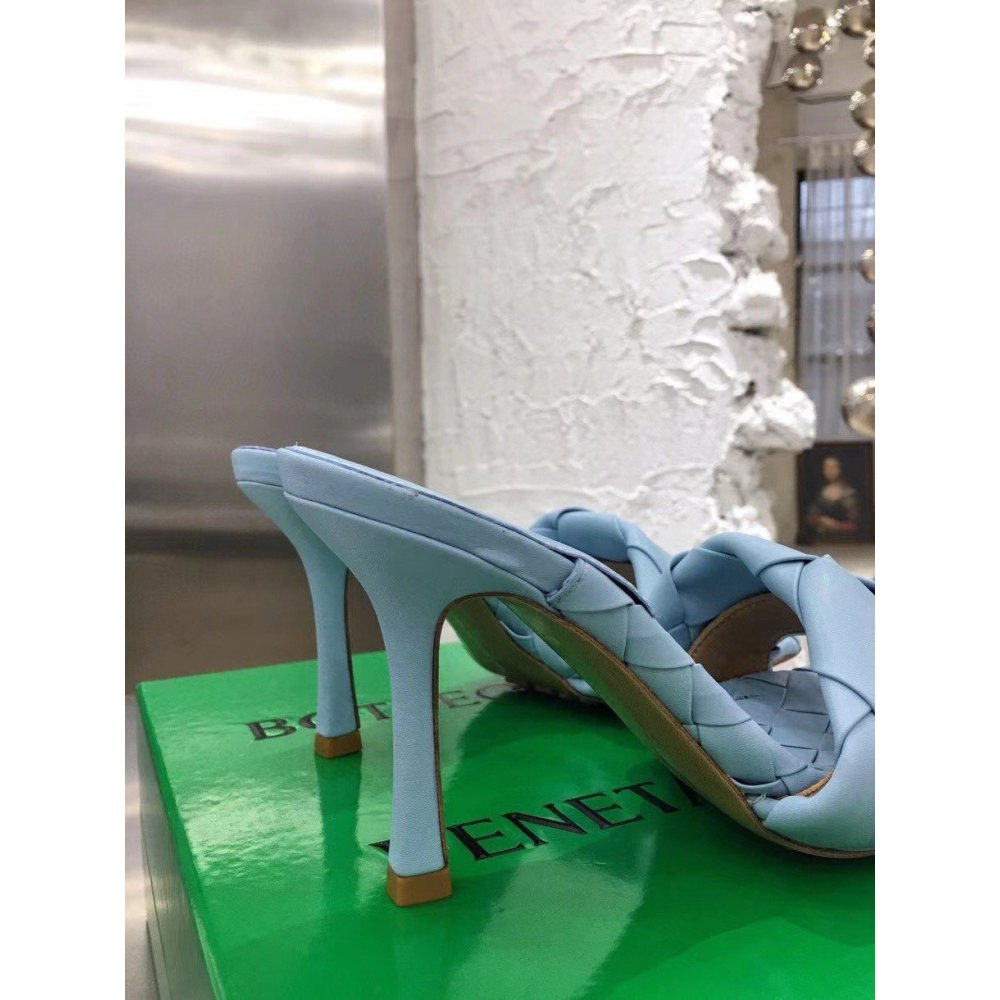 Cheap Reps Bottega Veneta Lido Sandals In Light Blue Intrecciato Leather