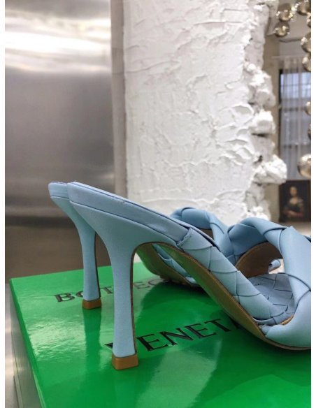 Cheap Reps Bottega Veneta Lido Sandals In Light Blue Intrecciato Leather