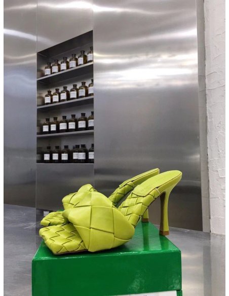 Cheap Reps Bottega Veneta Lido Sandals In Kiwi Intrecciato Leather