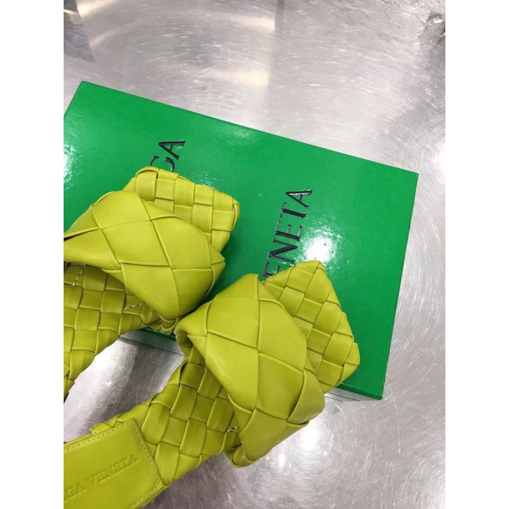 Cheap Reps Bottega Veneta Lido Sandals In Kiwi Intrecciato Leather