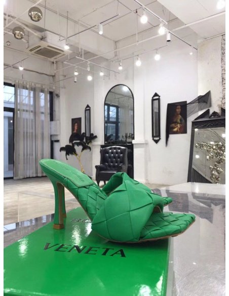 Cheap Reps Bottega Veneta Lido Sandals In Green Intrecciato Leather