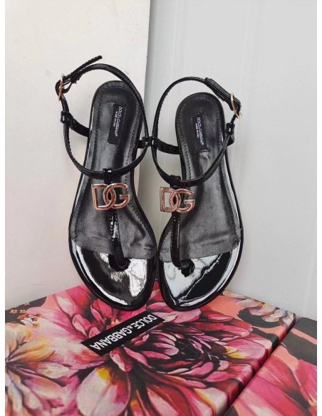 Cheap Reps Dolce Gabbana DG Thong Sandals In Black Patent Leather