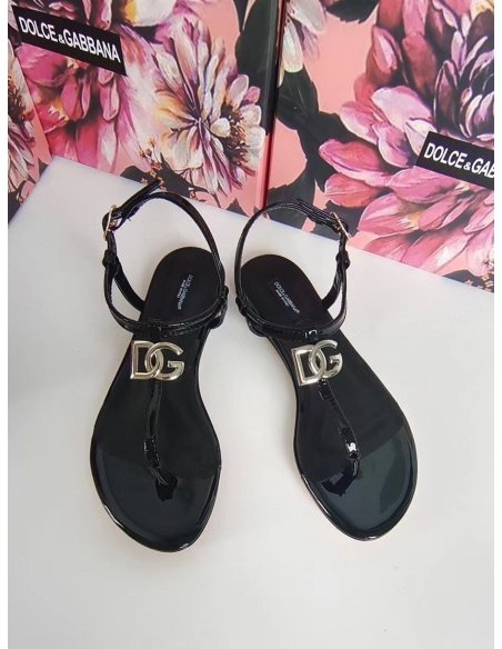 Cheap Reps Dolce Gabbana DG Thong Sandals In Black Patent Leather