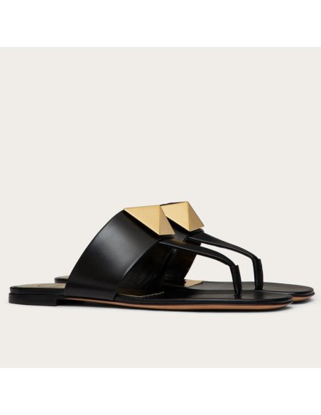 Cheap Reps Valentino One Stud Flat Thong Sandals In Black Calfskin