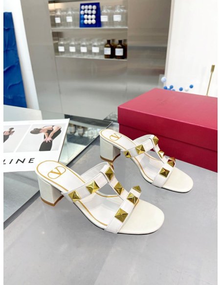 Cheap Reps Valentino Roman Stud Slide Sandals 60mm In White Calfskin