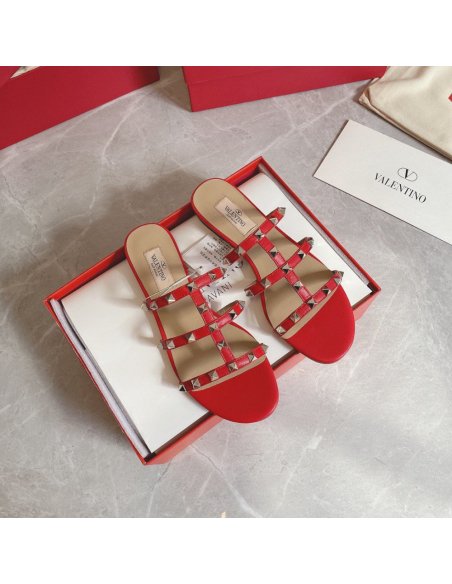 Cheap Reps Valentino Garavani Rockstud Flat Sandals In Red Calfskin