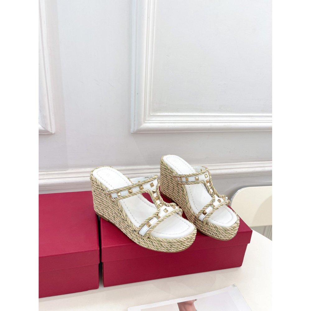 Cheap Reps Valentino Garavani Rockstud Wedge Sandals in White Calfskin