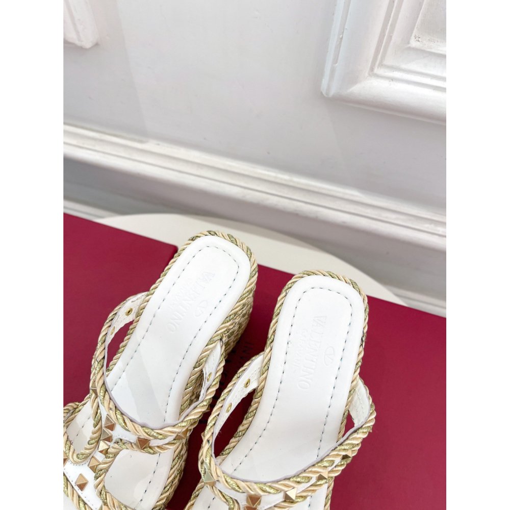 Cheap Reps Valentino Garavani Rockstud Wedge Sandals in White Calfskin