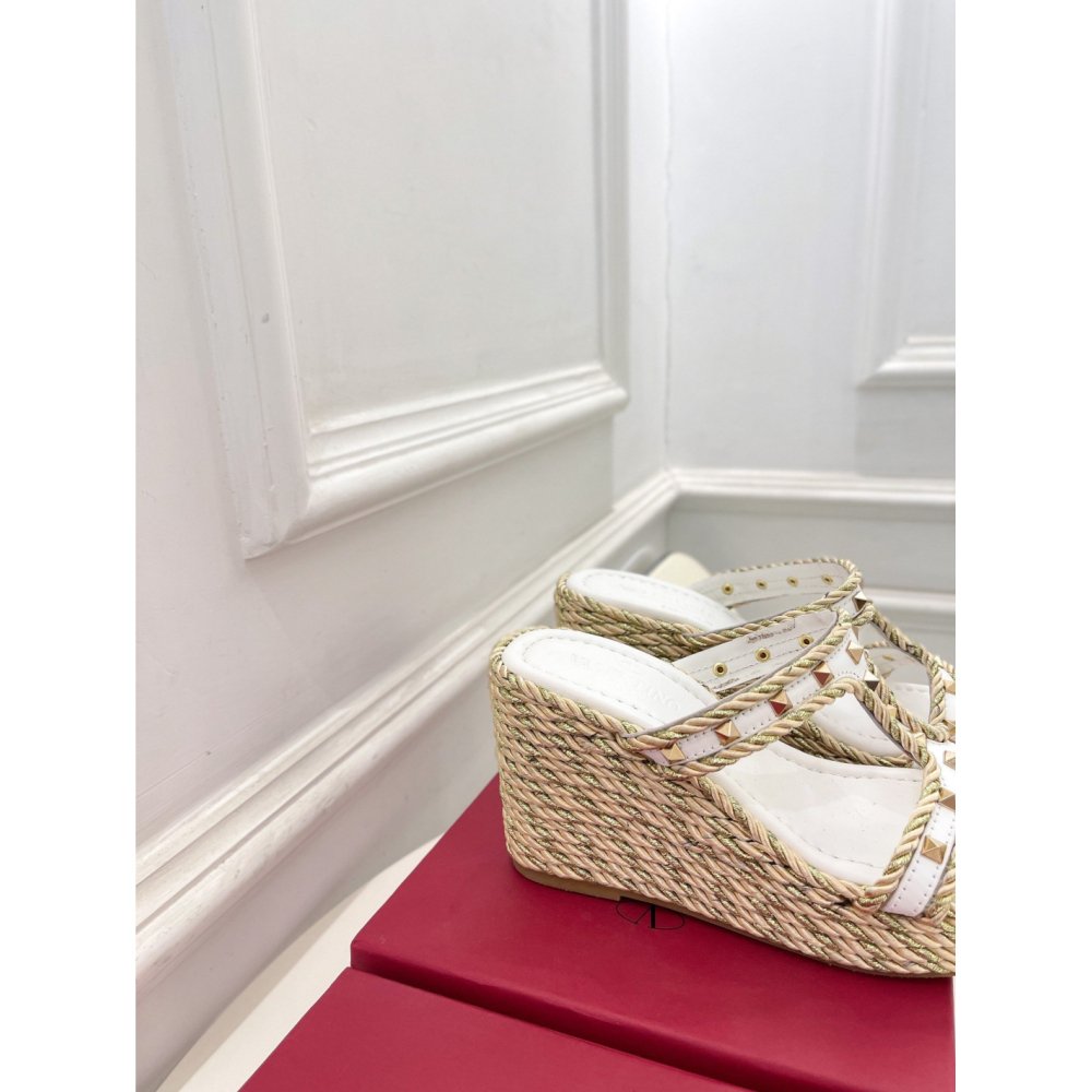 Cheap Reps Valentino Garavani Rockstud Wedge Sandals in White Calfskin