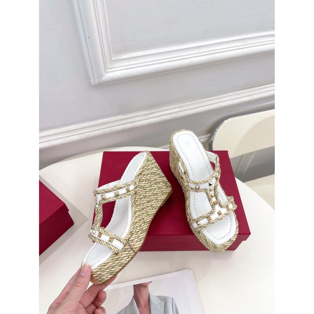 Cheap Reps Valentino Garavani Rockstud Wedge Sandals in White Calfskin