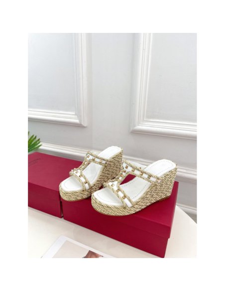 Cheap Reps Valentino Garavani Rockstud Wedge Sandals in White Calfskin