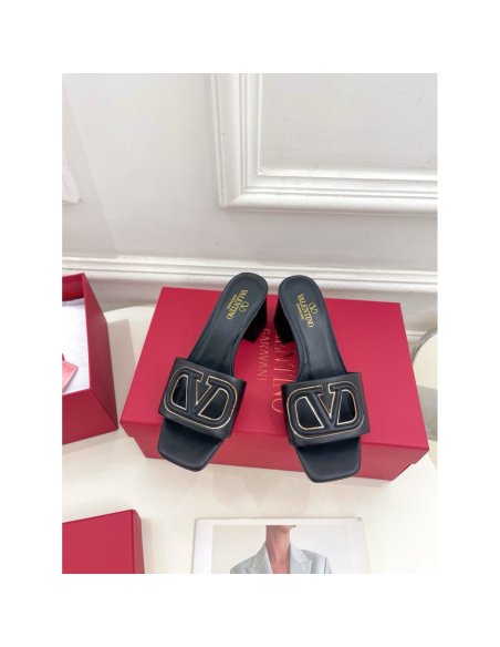 Cheap Reps Valentino VLogo Cut-out Slide Sandals 60mm in Black Leather