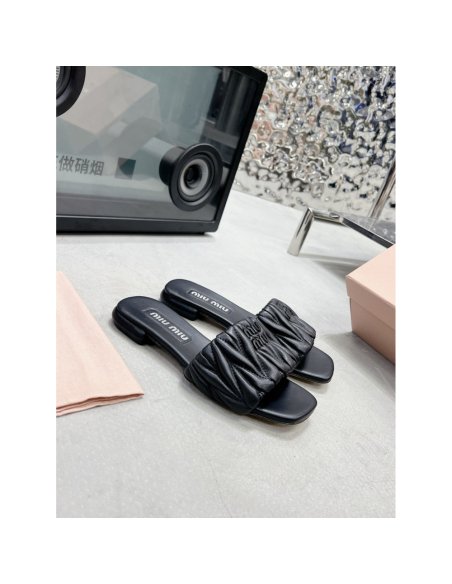 Cheap Reps Miu Miu Womens Slides in Black Matelasse Nappa Leather