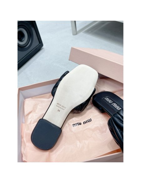 Cheap Reps Miu Miu Womens Slides in Black Matelasse Nappa Leather