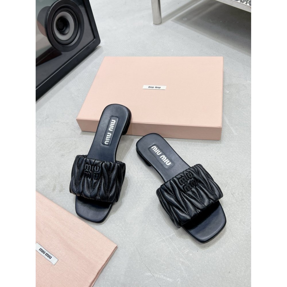 Cheap Reps Miu Miu Womens Slides in Black Matelasse Nappa Leather