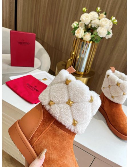 Cheap Reps Valentino Roman Stud Quilted Ankle Boot in Suede Leather and Wool