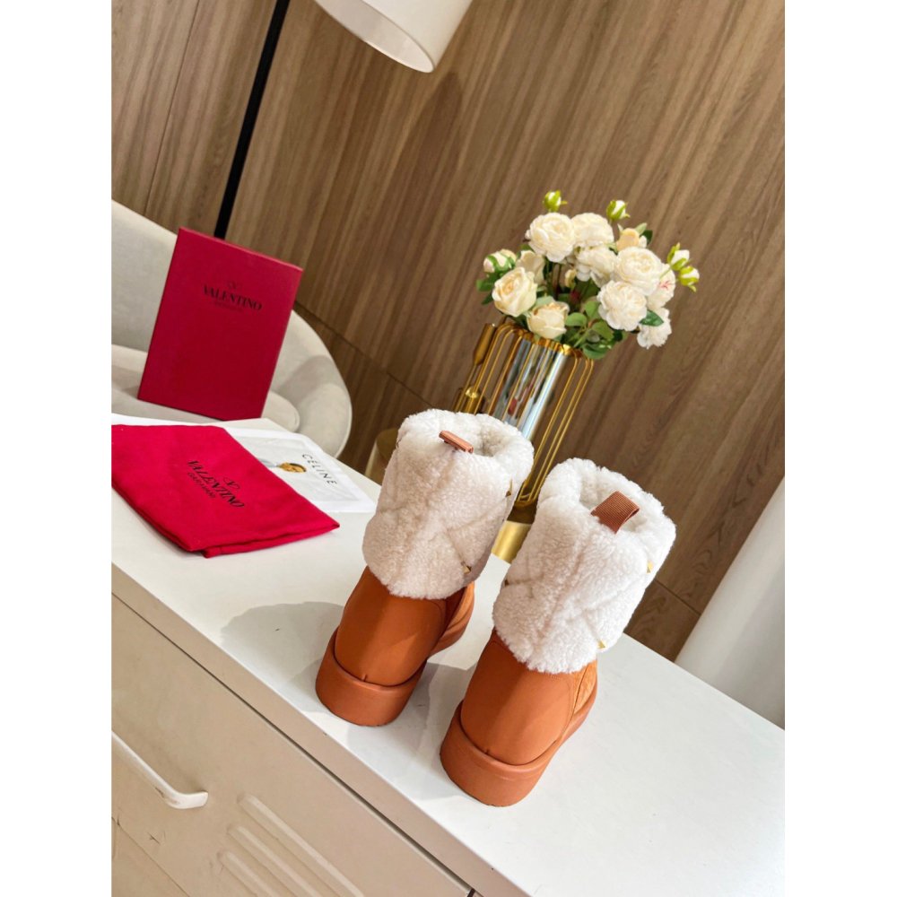 Cheap Reps Valentino Roman Stud Quilted Ankle Boot in Suede Leather and Wool