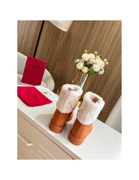 Cheap Reps Valentino Roman Stud Quilted Ankle Boot in Suede Leather and Wool