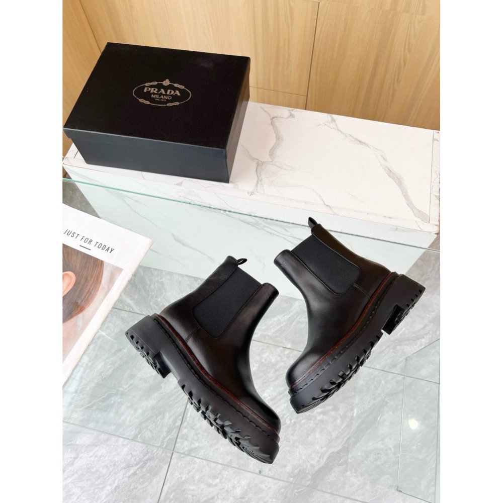 Cheap Reps Prada Chelsea Boots in Black Leather