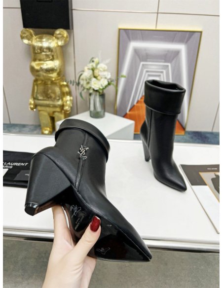Cheap Reps Saint Laurent Niki Ankle Boots in Black Leather
