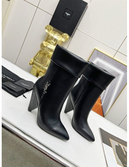 Cheap Reps Saint Laurent Niki Ankle Boots in Black Leather