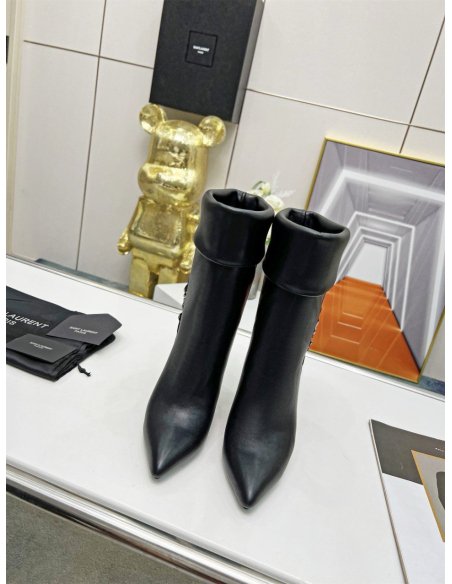 Cheap Reps Saint Laurent Niki Ankle Boots in Black Leather