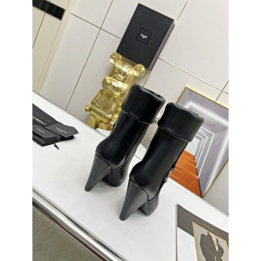 Cheap Reps Saint Laurent Niki Ankle Boots in Black Leather