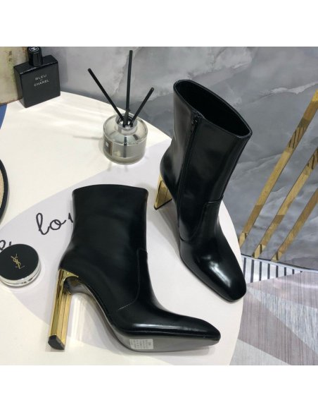 Cheap Reps Saint Laurent Auteuil Ankle Boots in Black Glazed Leather