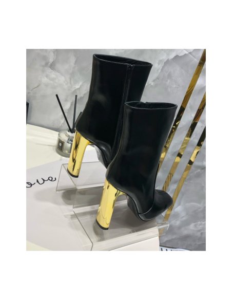 Cheap Reps Saint Laurent Auteuil Ankle Boots in Black Glazed Leather